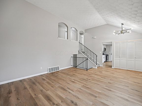 3rd image of 6568 Shenandoah Dr