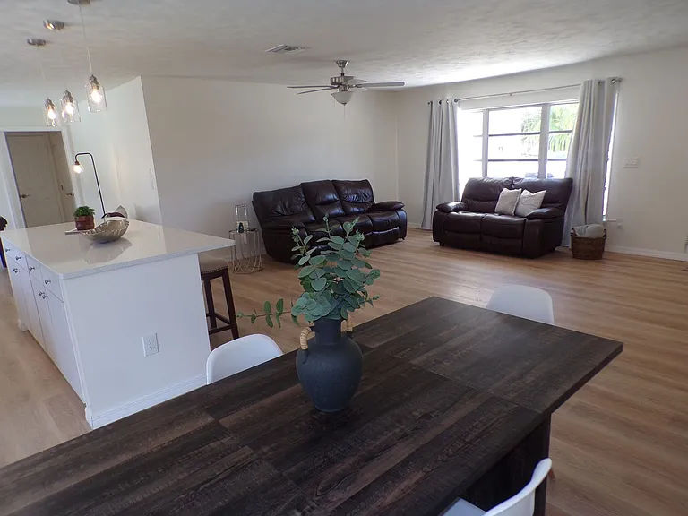1148 Salina Ave — Photo 5