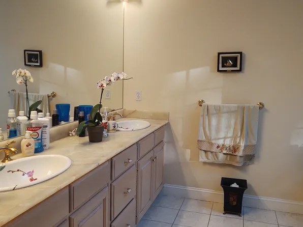 (undisclosed Address), Ridgefield, CT 06877