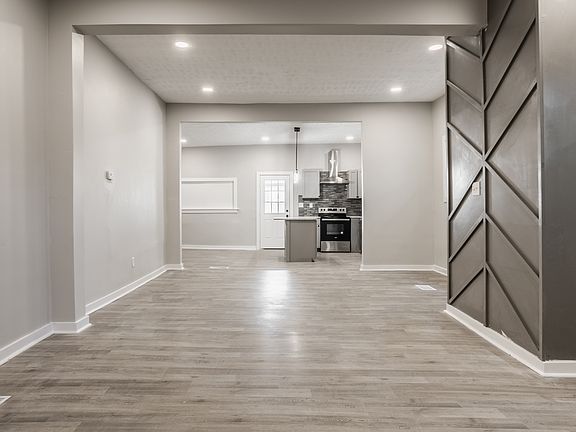 5th image of 2919 Winthrop Ave