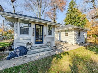 30 Merrie Trl, Denville, NJ 07834