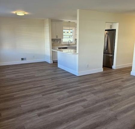 4th image of 620 Jackson Ave