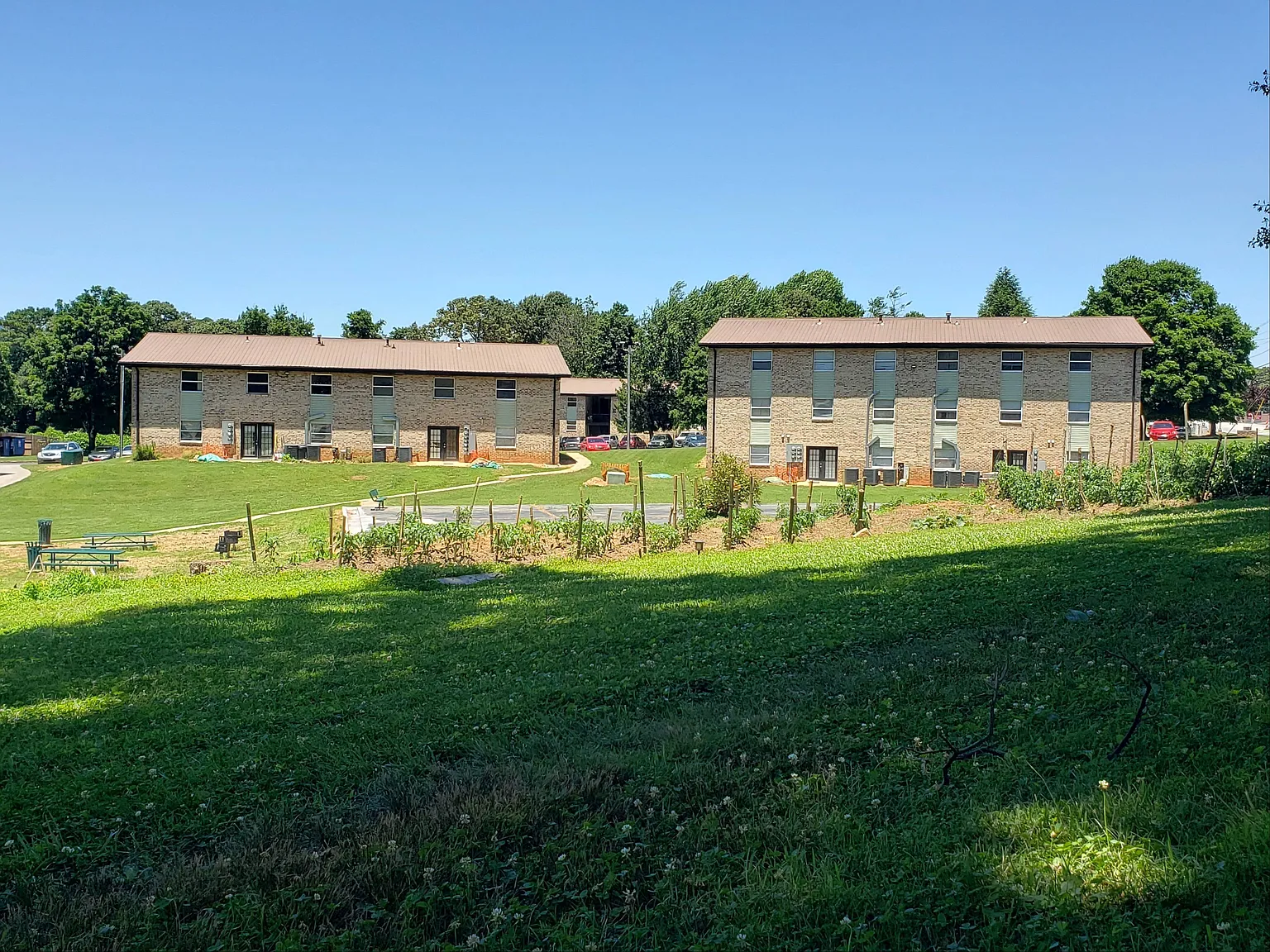 Park Hill Apartments — Photo 1
