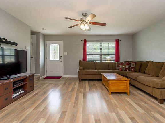 5th image of 12904 Hazlewood Dr