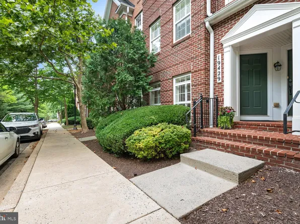 19429 Dover Cliffs Cir, Germantown, MD 20874