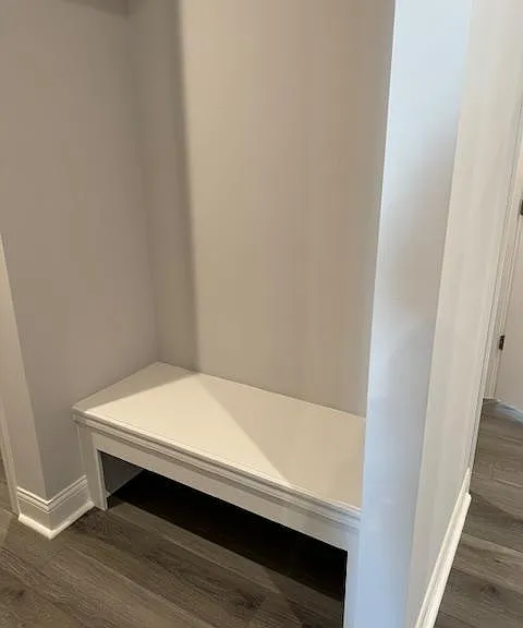 Mustang Cir — Photo 25