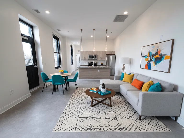 Barton Apartments — Photo 13