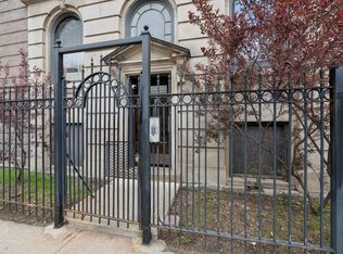 923 E 61st St FL 2, Chicago, IL 60637