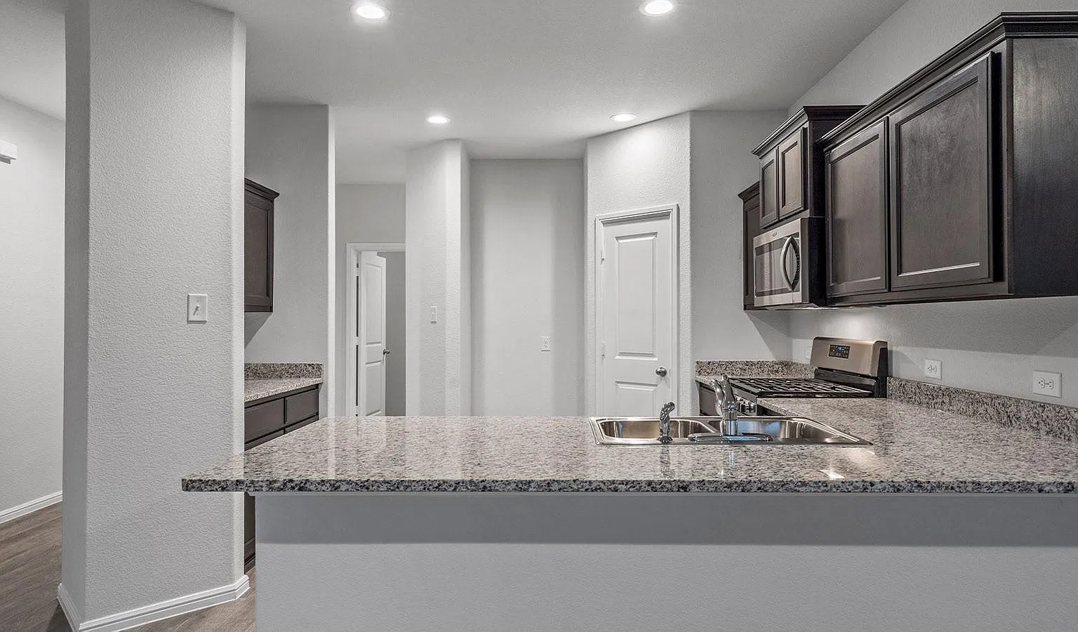 4 bed, 1820 sqft, $2,350 — Photo 3