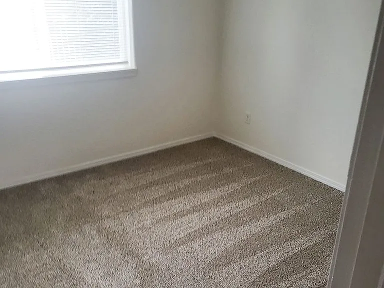 465 E Ellendale Ave — Photo 18