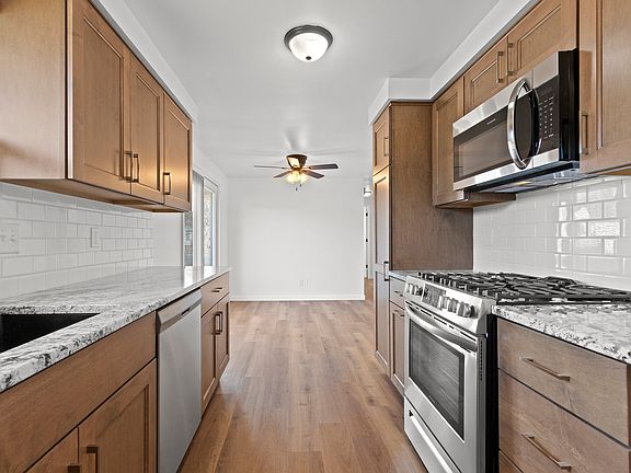 4th image of 915 Park St