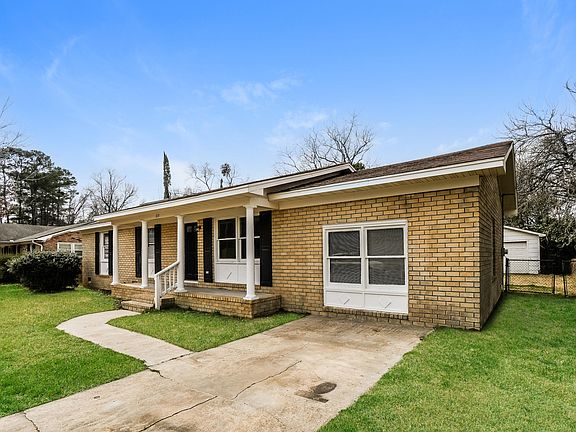 2nd image of 109 Wisteria Rd