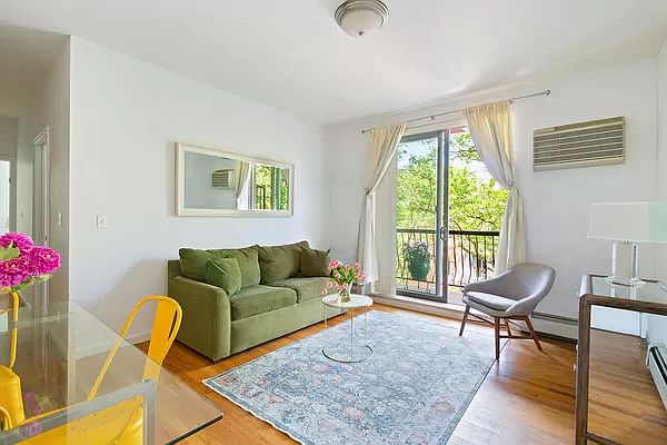1st image of 344 De Graw St #3E