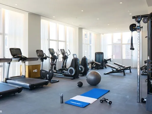 305 East 51st Street image 10 of 13