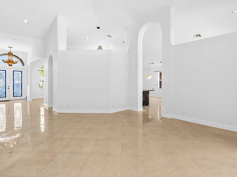 21698 Abington Ct — Photo 10