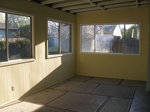 Sunroom for All Year Entertaining