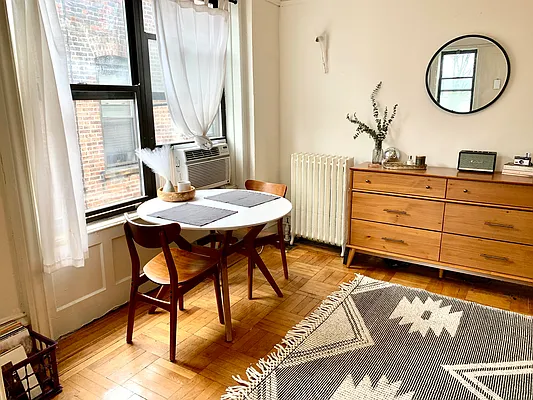 Rented by Nooklyn NYC LLC | media 23
