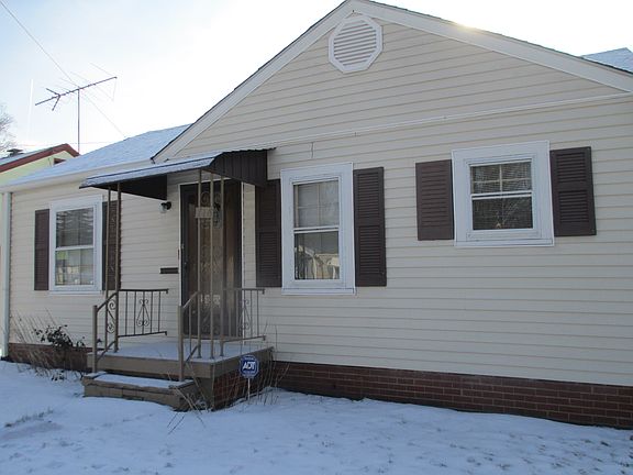 2nd image of 718 E Archwood Ave