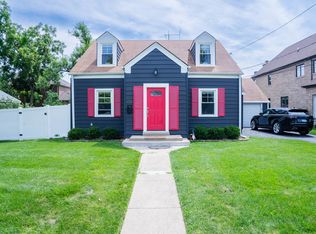 250 W Grantley Ave, Elmhurst, IL