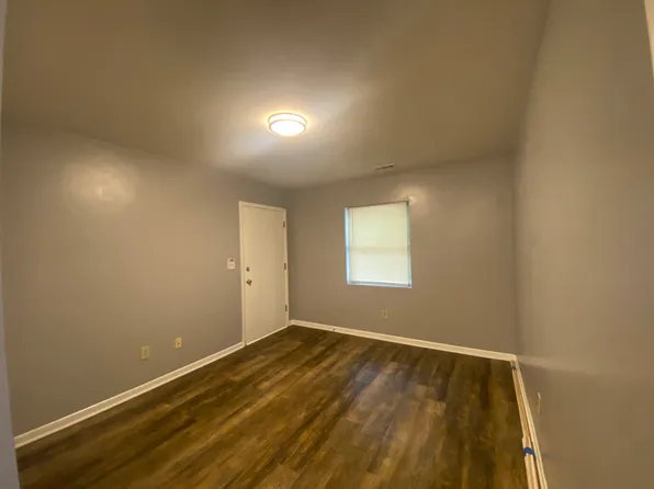 1225 New Hope Ln, Winston Salem, NC 27105