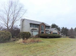 9344 Cheviot Dr, Roscoe, IL 61073