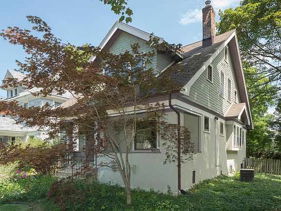 3rd image of 130 N Arlington St