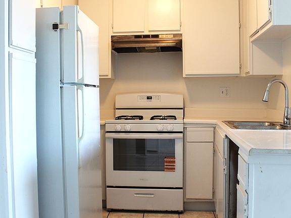 New stove / oven range.