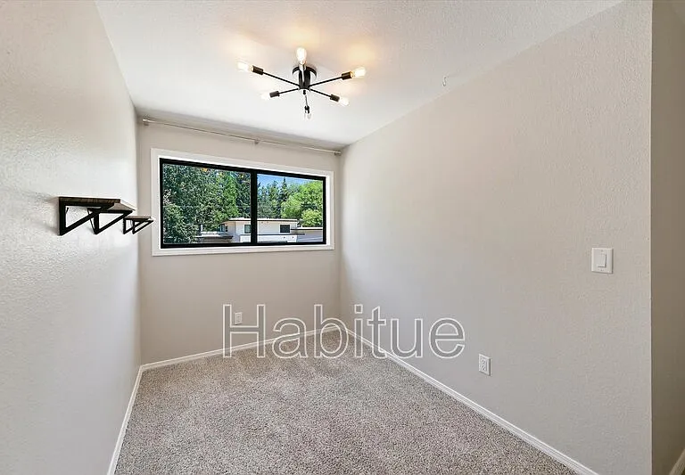 2403 W Irene St — Photo 25