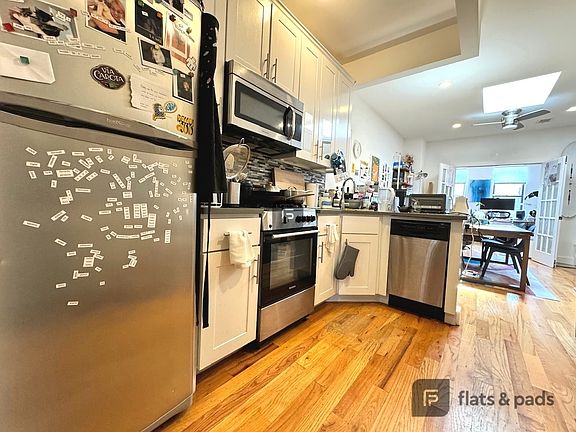 4th image of 1482 De Kalb Ave #3L