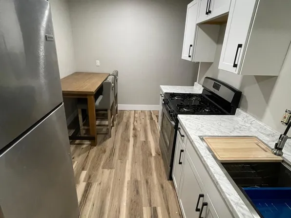 1760 E Meyers Ave, Hazel Park, MI 48030