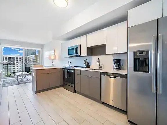 2nd image of 321 NE 26th St #719