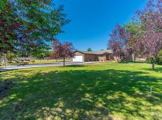 22240 Parker Ln, Bend, OR 97701