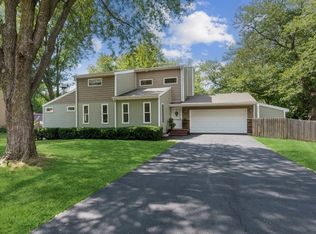 5372 NW 90th Ct, Johnston, IA 50131