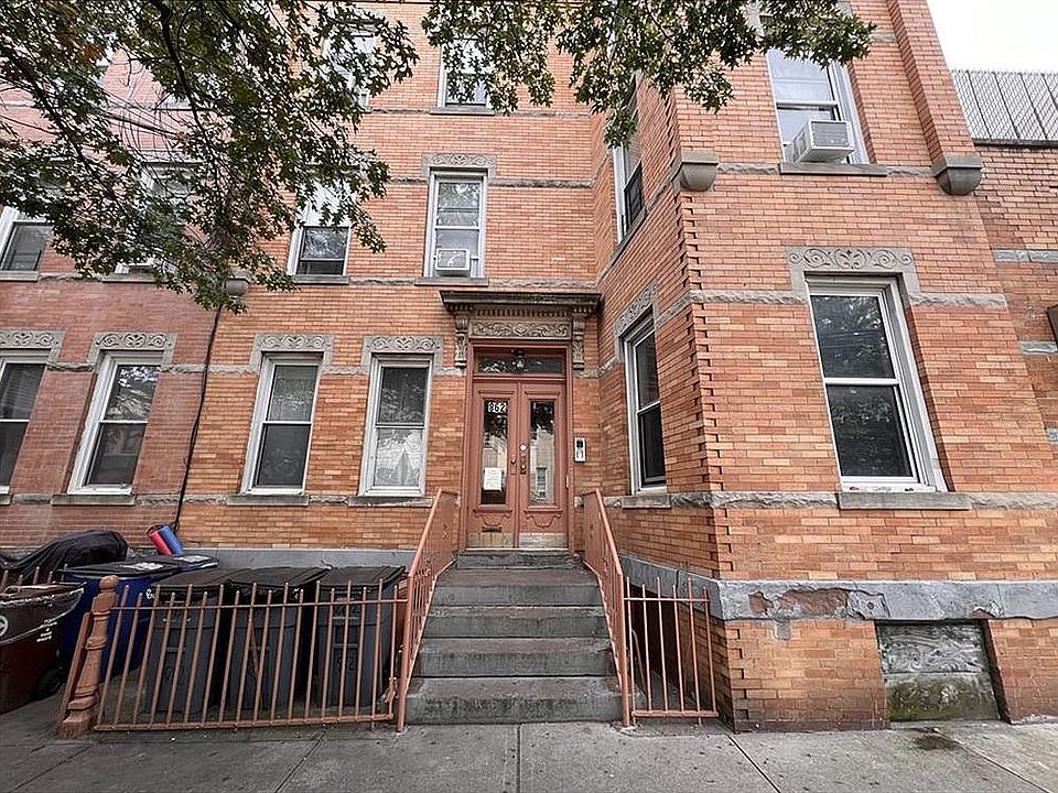 1st image of 862 Woodward Ave #6
