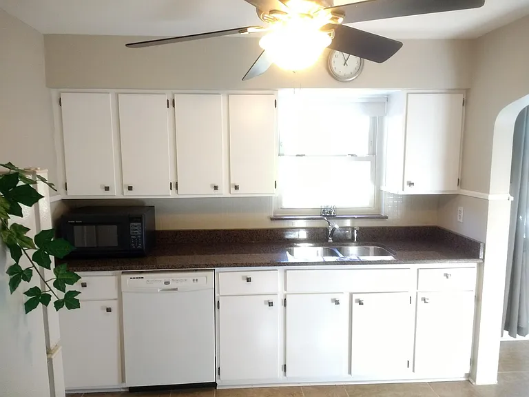 Plenty of room to cook! Includes dishwasher.
