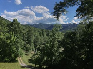 55 Black Mountain Creek Rd, Franklin, NC 28734