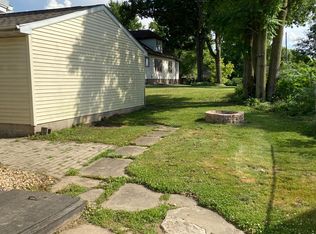 237 E Grove St #1/2, Utica, IL 61373