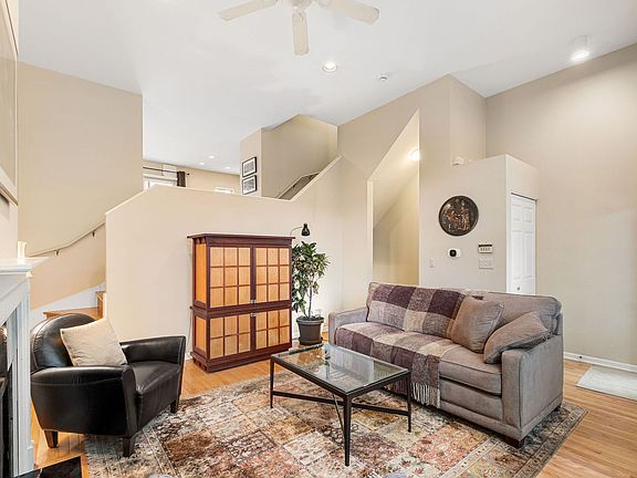 4th image of 3438 N Monticello Ave
