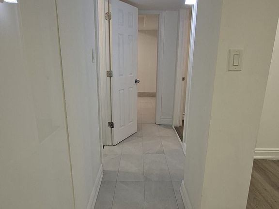 4th image of 225 Waverly St S