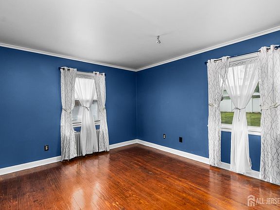 4th image of 75 Lancaster Rd