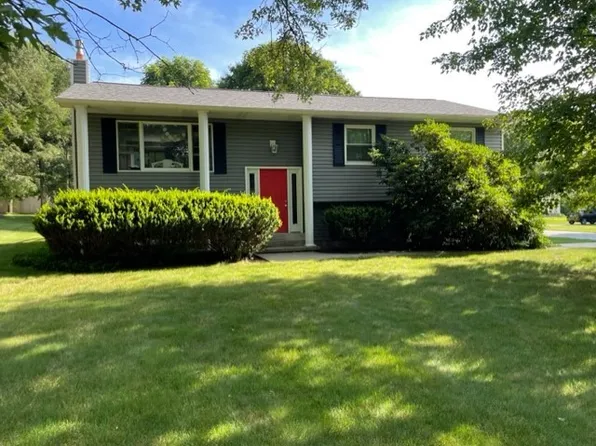 211 Shelhamer Dr, Edinboro, PA 16412