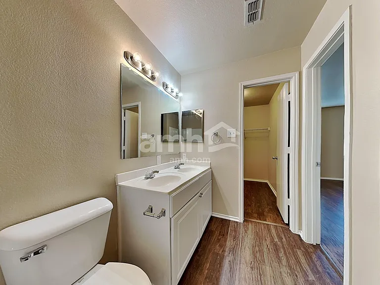 2806 Lake Terrace Dr — Photo 9
