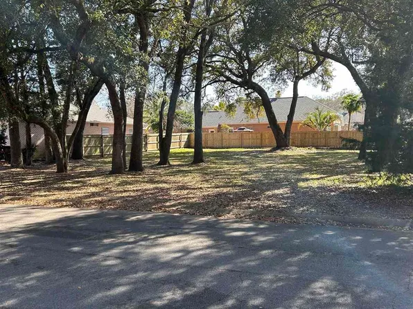 3215 New Hope Rd, Pensacola, FL 32504