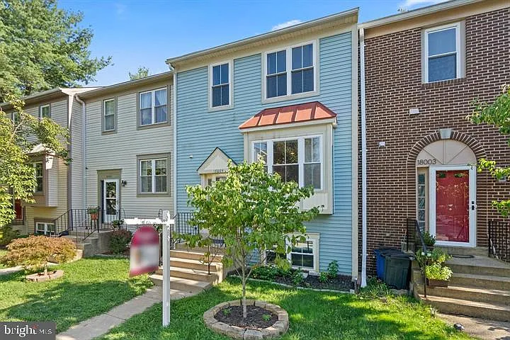 18005 Sunset Lake Ct — Photo 2