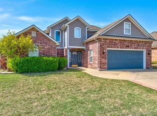 4904 Fairview Rd, Bartlesville, OK 74006