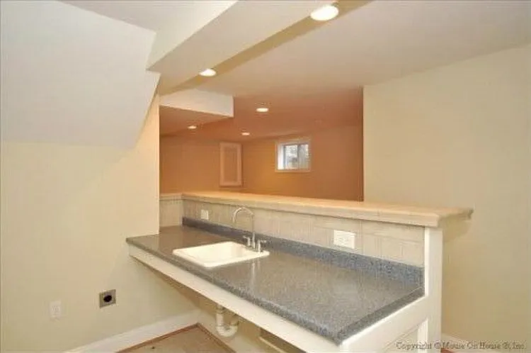 9412 Colesville Rd — Photo 16