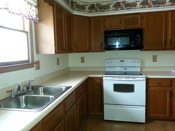 3rd image of 133 Yount Ave #1