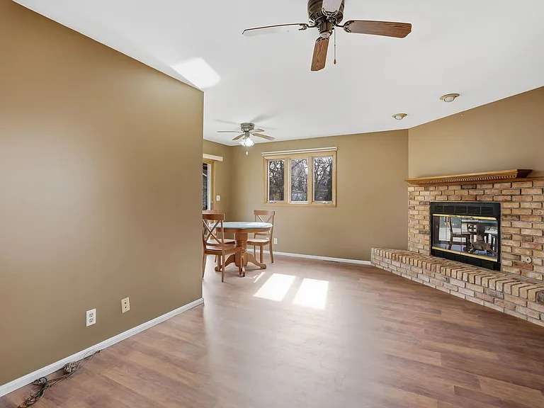 409 Kensington Dr — Photo 11