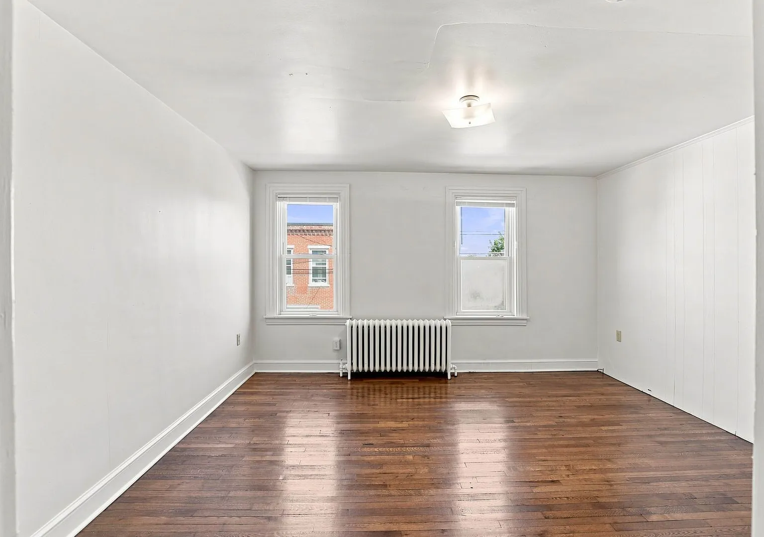 536 E Fulton St — Photo 3