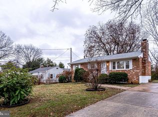 6337 Hillcrest Pl, Alexandria, VA 22312